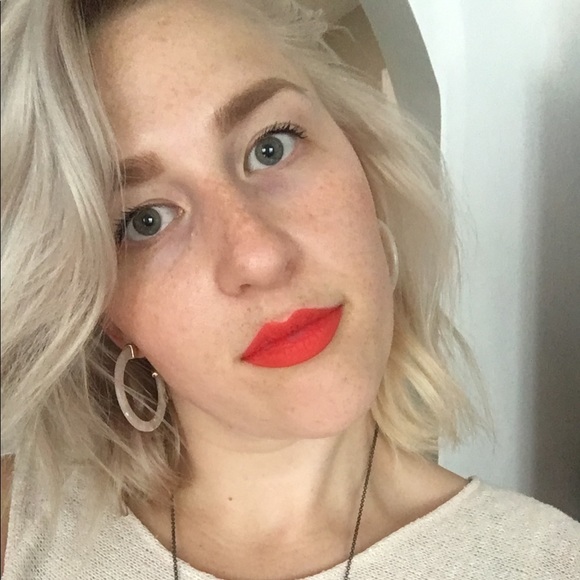 Meet your Posher, Deborah - Picture 1 of 1